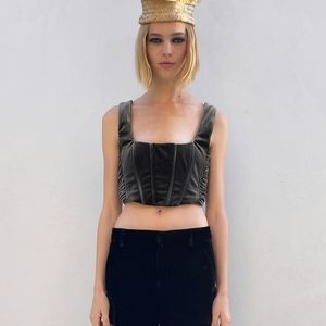 ⭐ (NEW!) Zara - velvet corset top